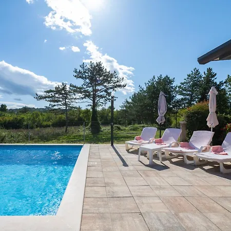Lägenhet Haus Orange Familienfreundliche Lage Mit Pool Labin (Istria)
