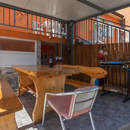 Haus Orange Familienfreundliche Lage Mit Pool Labin (Istria)