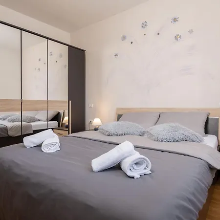 Haus Orange Familienfreundliche Lage Mit Pool Lägenhet *