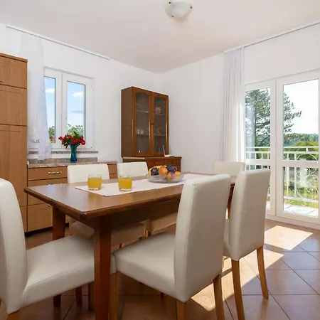 Apartment Haus Orange Familienfreundliche Lage Mit Pool Labin (Istria)